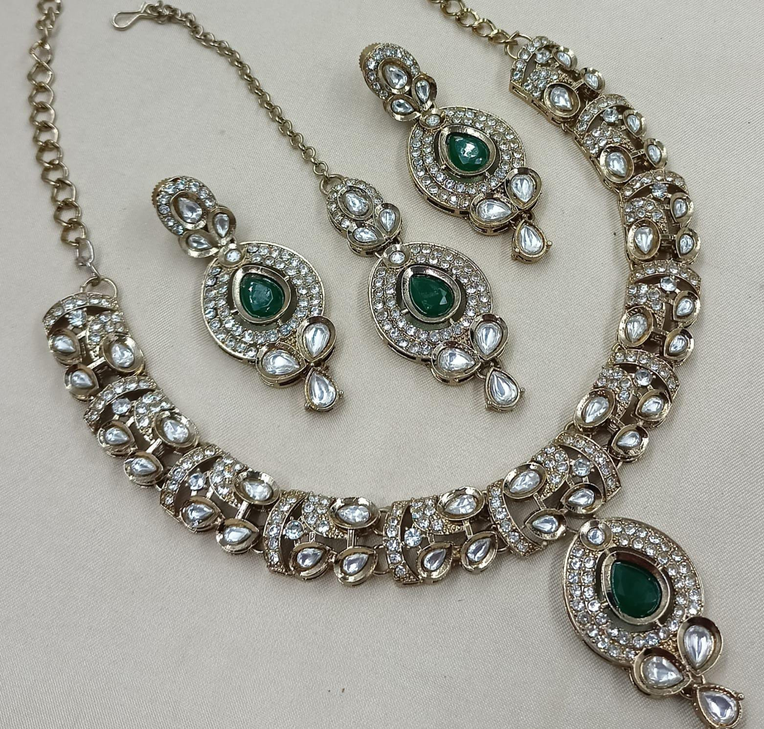 Polki Choker Sieradenset | Ketting & Oorbellen met Smaragdgroene Steen