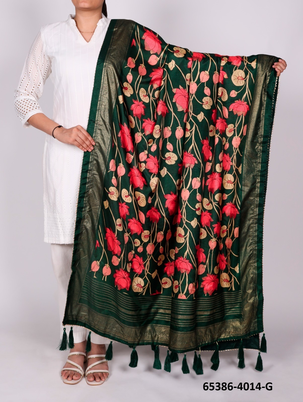 Tussar Silk Bandhani Patola Dupatta - Donkergroen Lotus