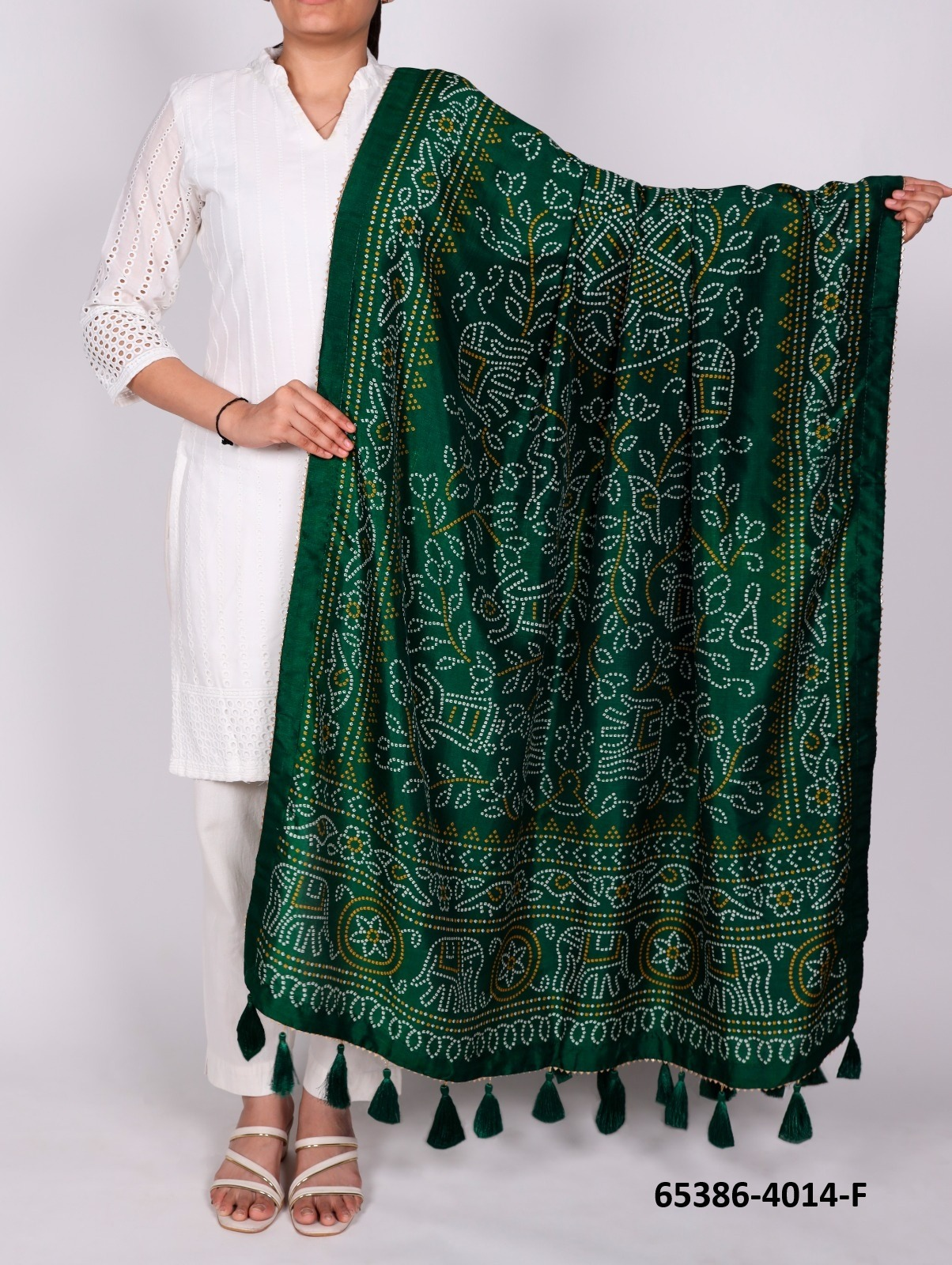 Tussar Silk Bandhani Patola Dupatta - Donkergroen