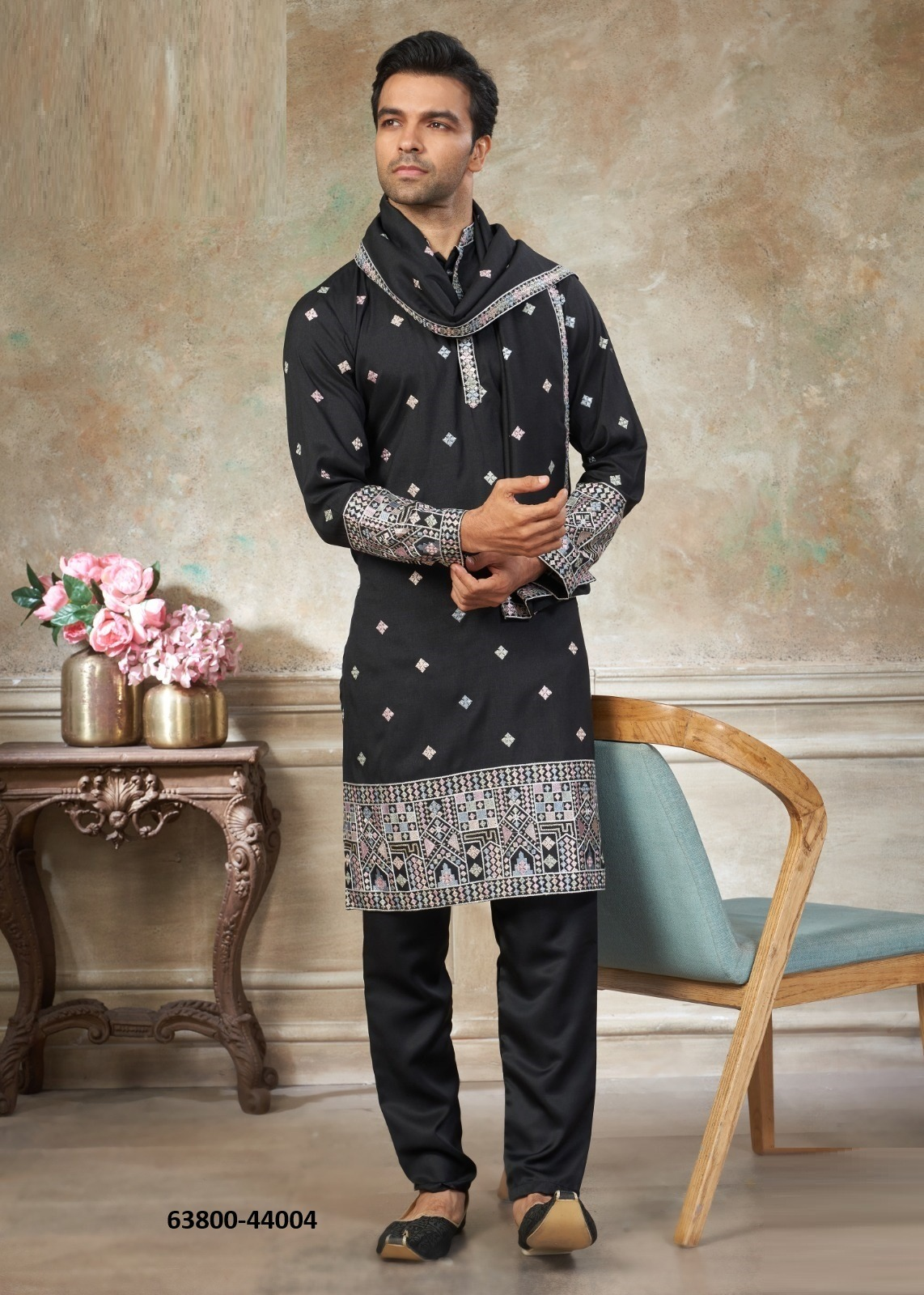 Kurta Pyjama Dupatta Set - Zwart