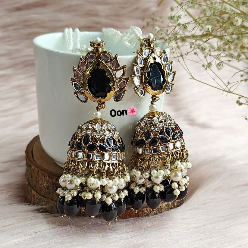 Zwarte Jhumka Oorbellen | Kundan & Parels