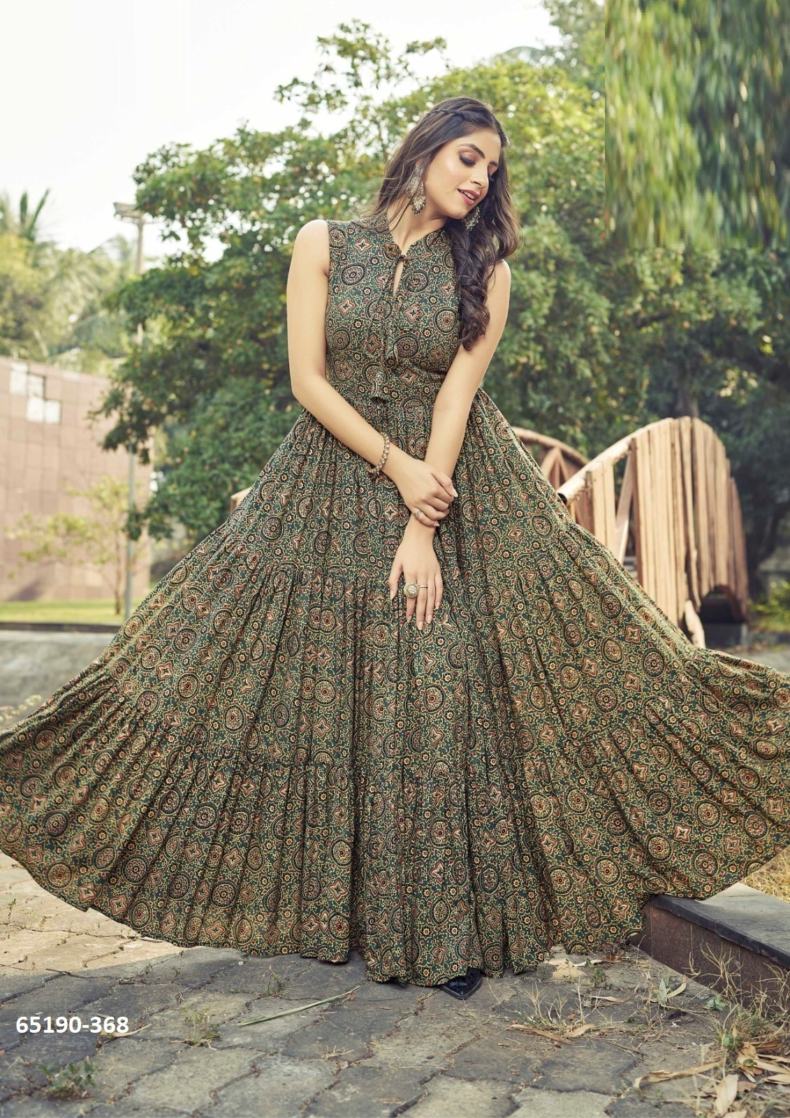 Yani Long Floor Length Dress - Donkergroen met Ajrakh Print