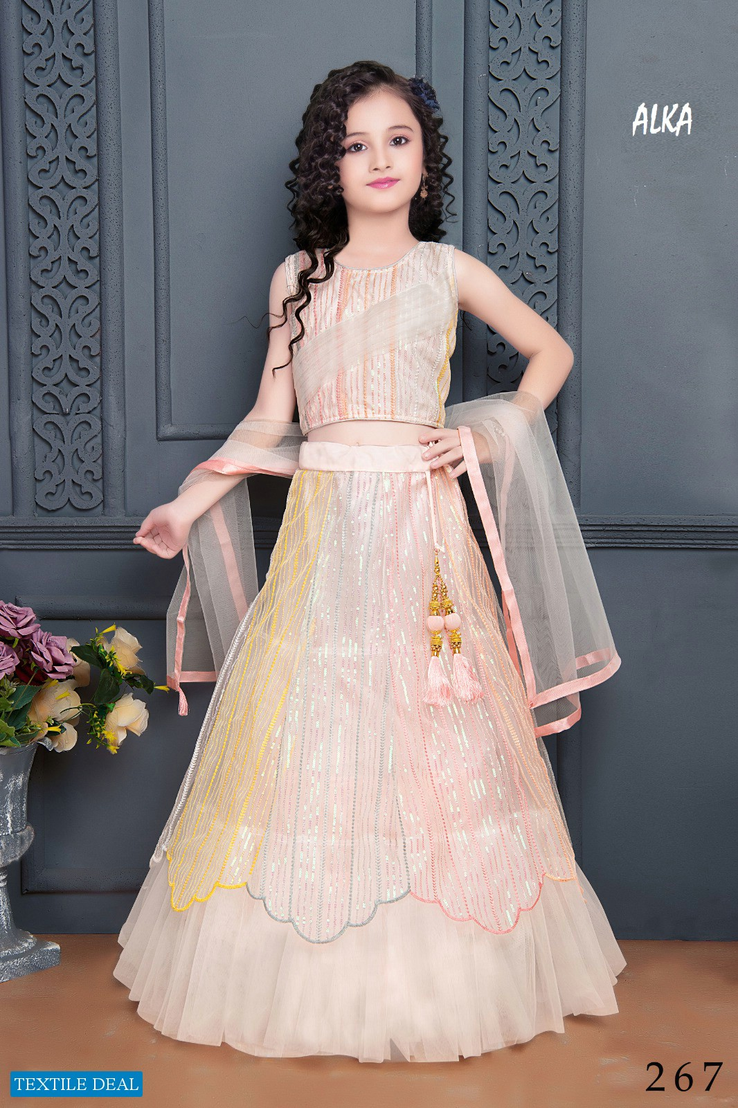 Alka - Creme & Roze Glitter Lehenga Set met Tule Dupatta