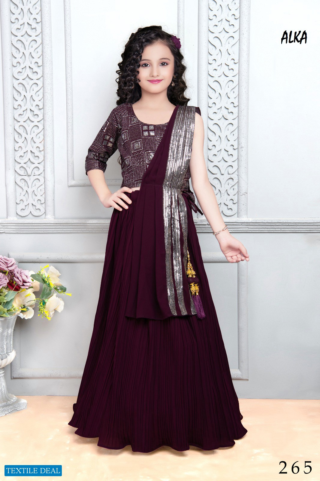Alka - Aubergine Geometrisch Lehenga Set met Zilveren Dupatta