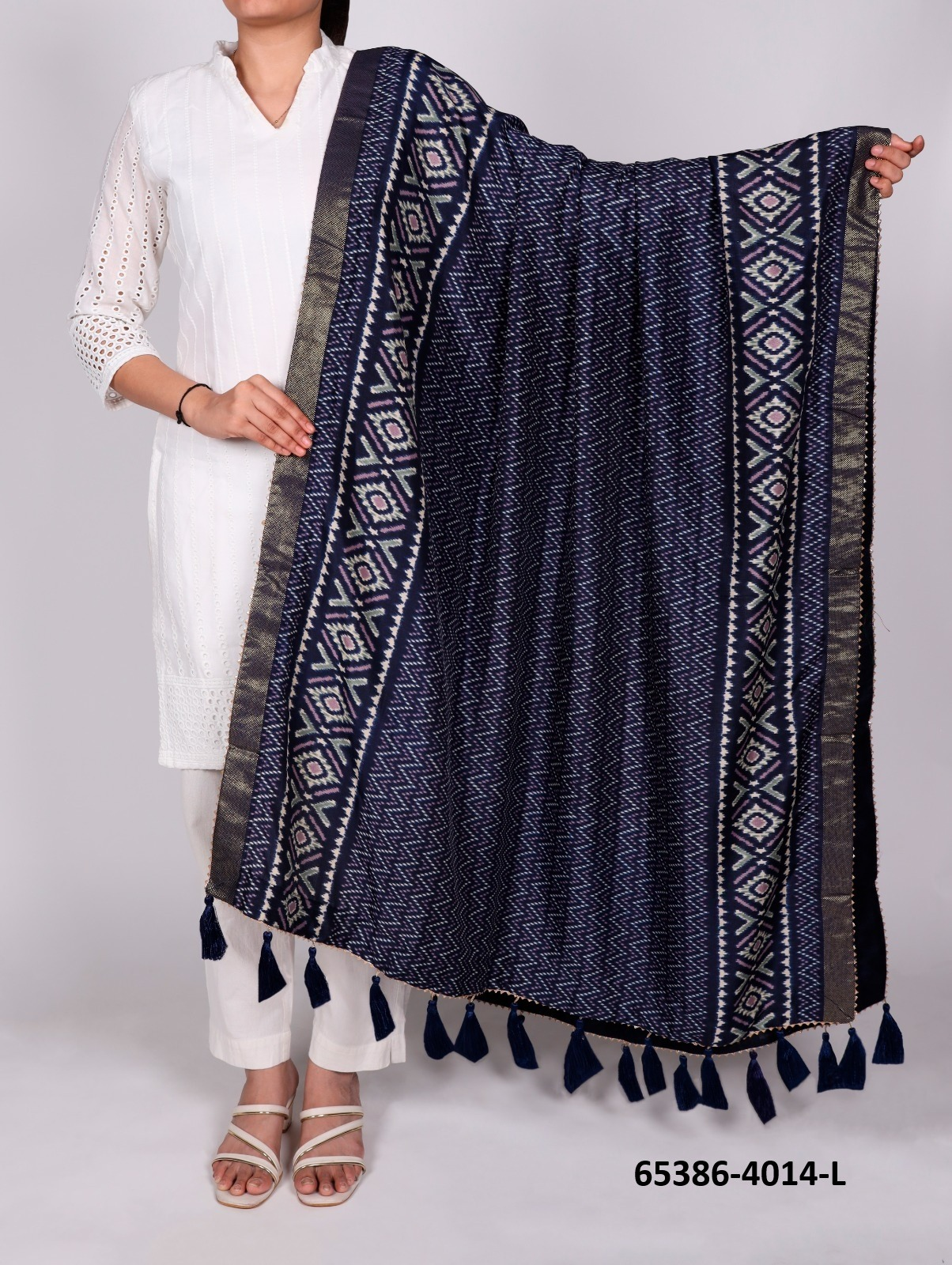 Tussar Silk Bandhani Patola Dupatta - Donkerblauw