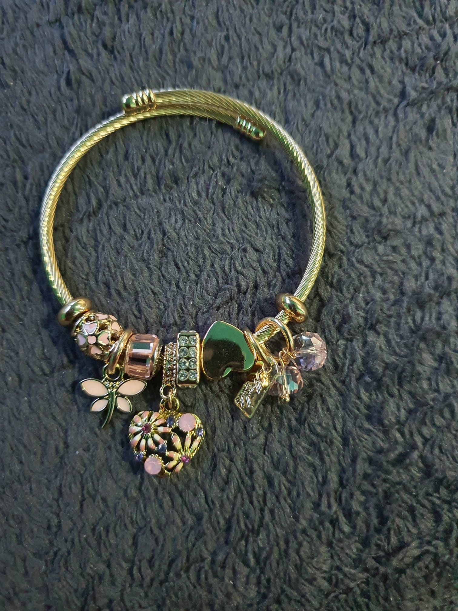 Gouden Kabel Bangle met Bloemen & Hart Charms
