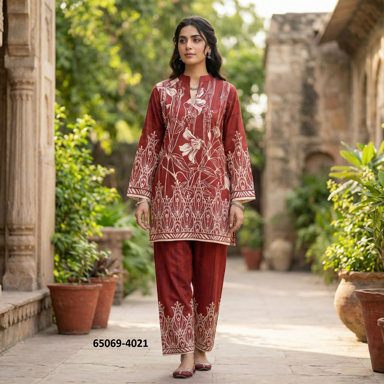 Lora Vogue Co-ord Set - Bordeauxrood met Botanische Print